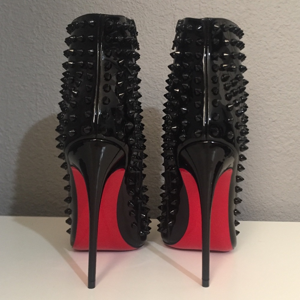 NEW Christian Louboutin Snakilta Patent Leather Spiked Ankle Booties